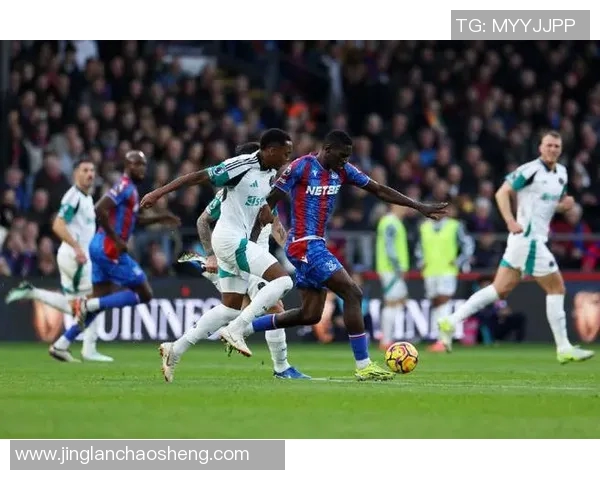 查洛巴与斯通斯的对决谁能在英超赛场上脱颖而出展现实力与风采