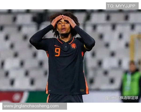 曼联官方宣布签下热门新秀，引发球迷狂热追捧