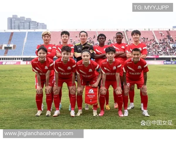 女足联赛再掀热潮，球员技艺精湛引观众热烈掌声