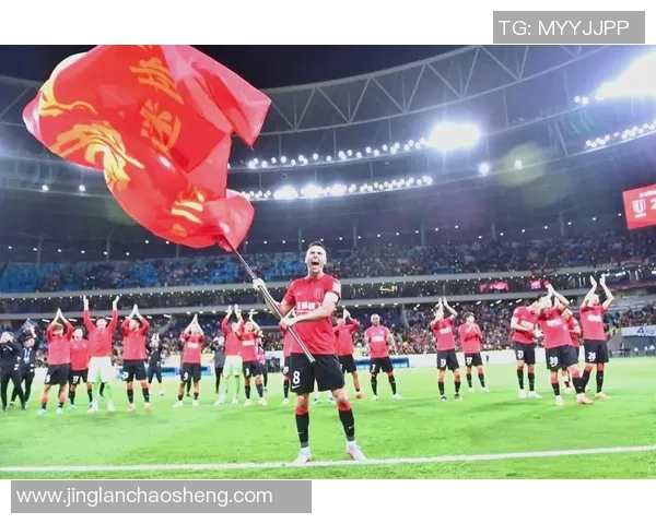 柔佛与山东鲁能泰山的激烈对决展现亚洲足球的魅力与实力较量