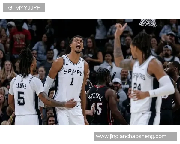 湖人队与马刺队激战正酣谁将赢得这场篮球盛宴的胜利 湖人队与马刺队激战正酣谁将赢得这场篮球盛宴的胜利