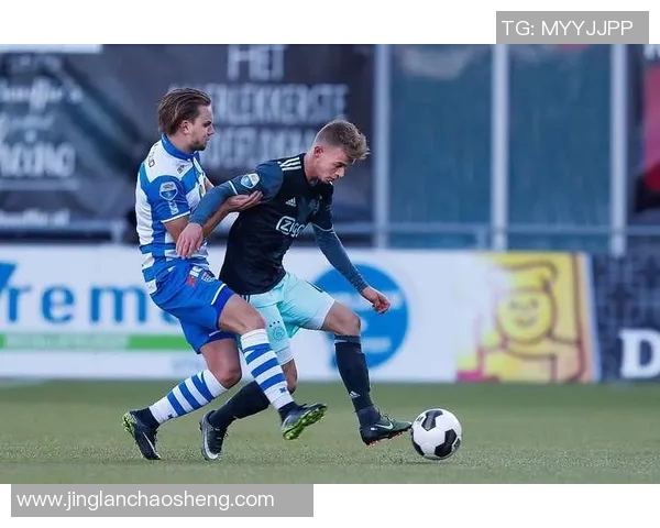 FC巴黎对阵洛里昂精彩直播全程回顾与赛后分析 FC巴黎对阵洛里昂精彩直播全程回顾与赛后分析